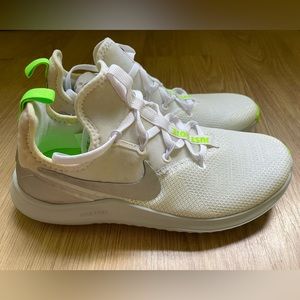 Brand new Nike Free TR8 Women’s white sneakers, sz 8